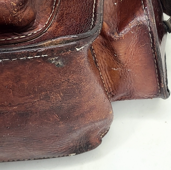 1960s True Vintage Unisex Large Leather Messenger/Book Bag 15x12x5in. - Picture 7 of 11